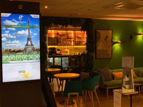 Holiday Inn Paris Montmartre, an IHG Hotel