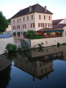 Hôtel Hostellerie d'Héloïse 7, route de Mâcon 71250 Cluny Bourgogne