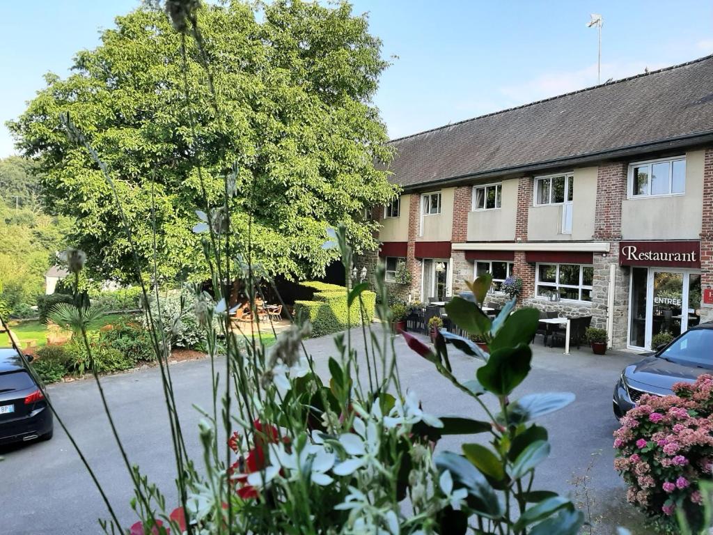 Hôtel Hostellerie de la Poterne 2 bis rue de l'Eperon 22510 Moncontour