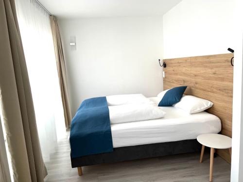 Hotel 83
