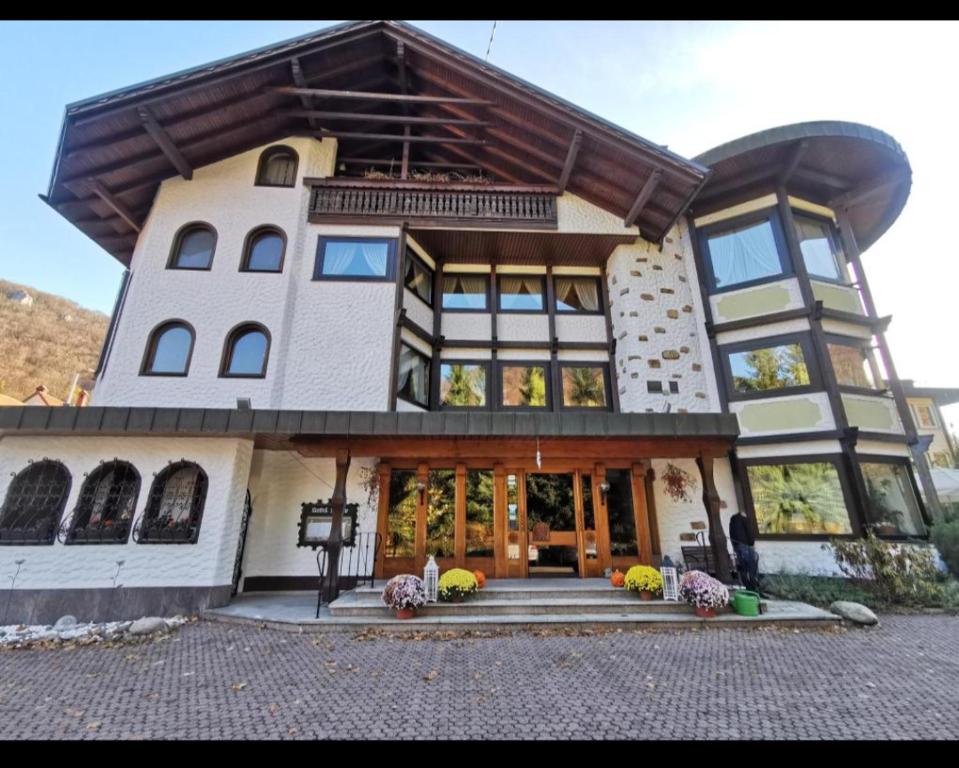 Hôtel Hotel Adler Heerstr.26 72805 Lichtenstein/ Baden Wurttemberg