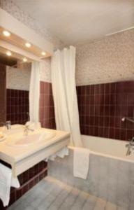 Hotel Adret