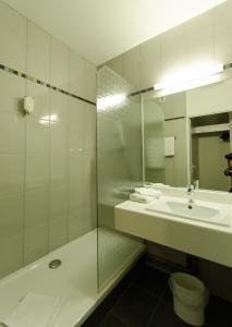 Hôtel Hôtel Agena 451 Avenue Du Général Leclerc 59155 Faches-Thumesnil Nord-Pas-de-Calais