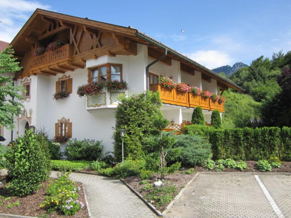 Hotel Alpspitz B&B Superior Loisachstr. 58, 82491 Grainau