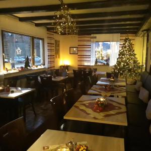 Hôtel Hotel Alt Cues Nikolausufer 48 54470 Bernkastel-Kues Rhénanie-Palatinat