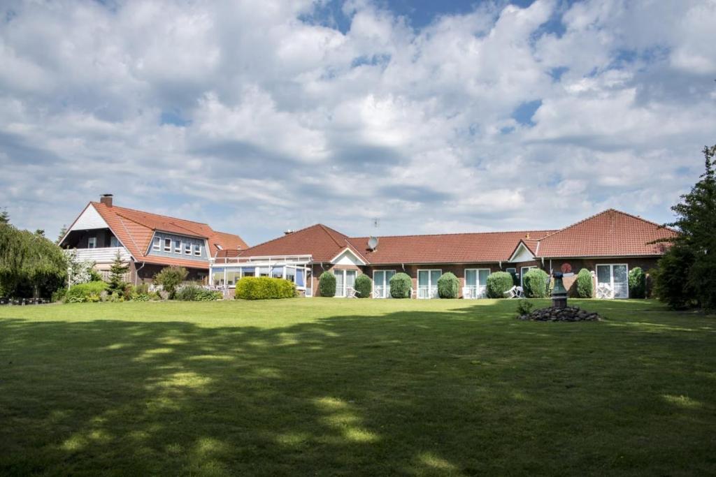 Hotel Am Deich 42 An der Wiek, 26689 Apen