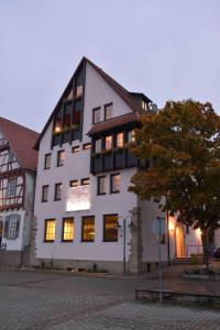 Hôtel Hotel am Kirchplatz Obere Straße 15 74343 Sachsenheim Bade-Wurtemberg