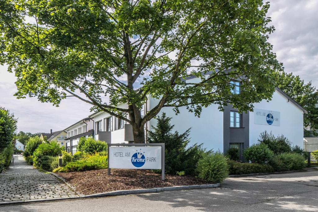 Hotel am Krone Park Kemeterstr. 55, 82140 Olching