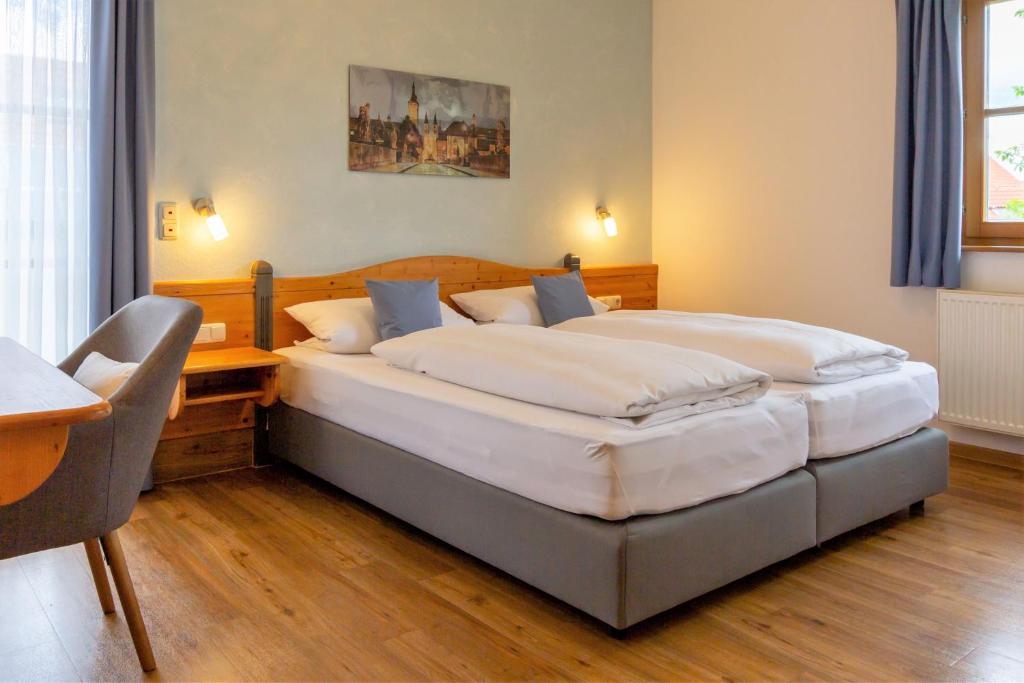 Hotel am Schwanberg Im Grund 3, 97348 Rödelsee
