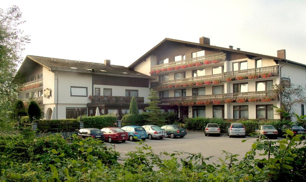 Hotel am See Seestrasse 1 - 3, 93426 Neubäu