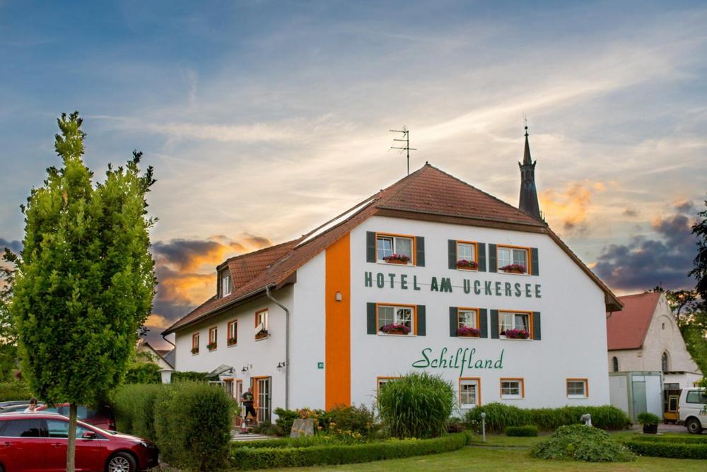 Hotel am Uckersee Strasse am Uckersee 27/30, 17291 Röpersdorf