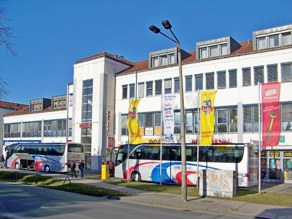 Hotel Amadeus ROYAL Berlin Mahlsdorfer Str. 61A, 15366 Berlin