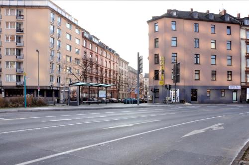 Hotel Apadana Frankfurt