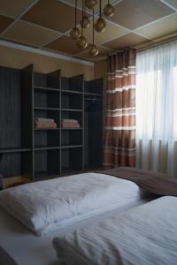 Hôtel Hotel Auszeit im Euro Rastpark Guxhagen Robert-Bosch-Straße 8 34302 Guxhagen Hesse