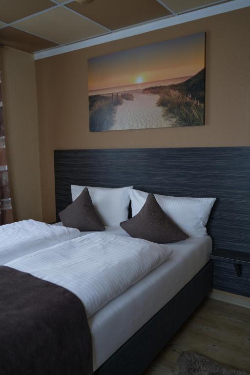 Hôtel Hotel Auszeit im Euro Rastpark Guxhagen Robert-Bosch-Straße 8 34302 Guxhagen