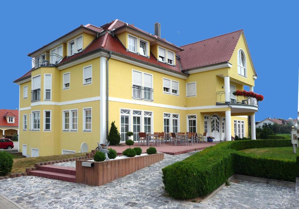 Hotel Bachwiesen Bachwiesen 2, 91094 Langensendelbach