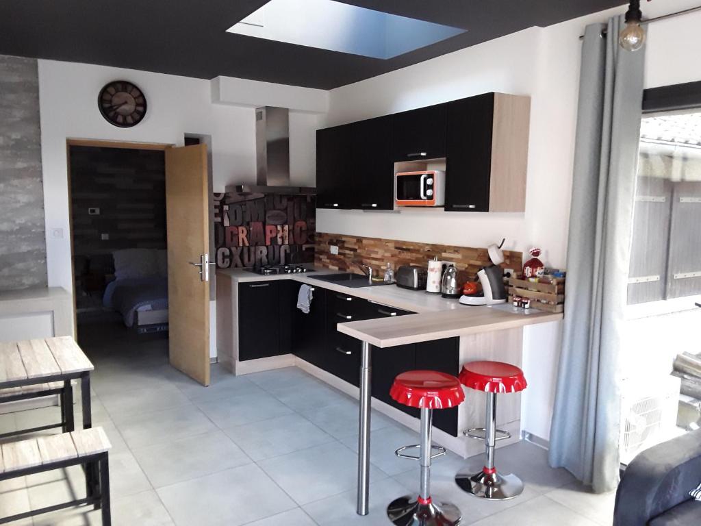 Hotel bar b'rock 15230 Saint-Martin-sous-Vigouroux