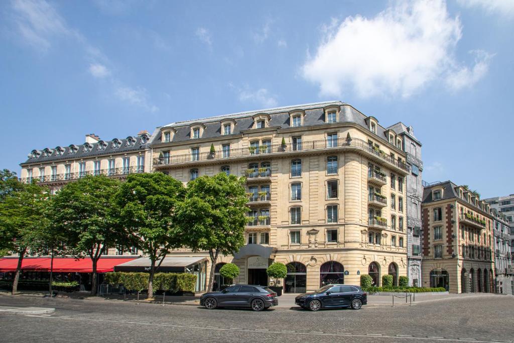 Hôtel Barrière Fouquet's Paris 46 Avenue George V, 75008 Paris