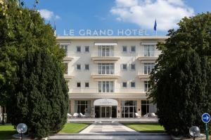 Hôtel Hôtel Barrière le Grand Hôtel Enghien-les-Bains 85, avenue du Général de Gaulle 95880 Enghien-les-Bains Île-de-France