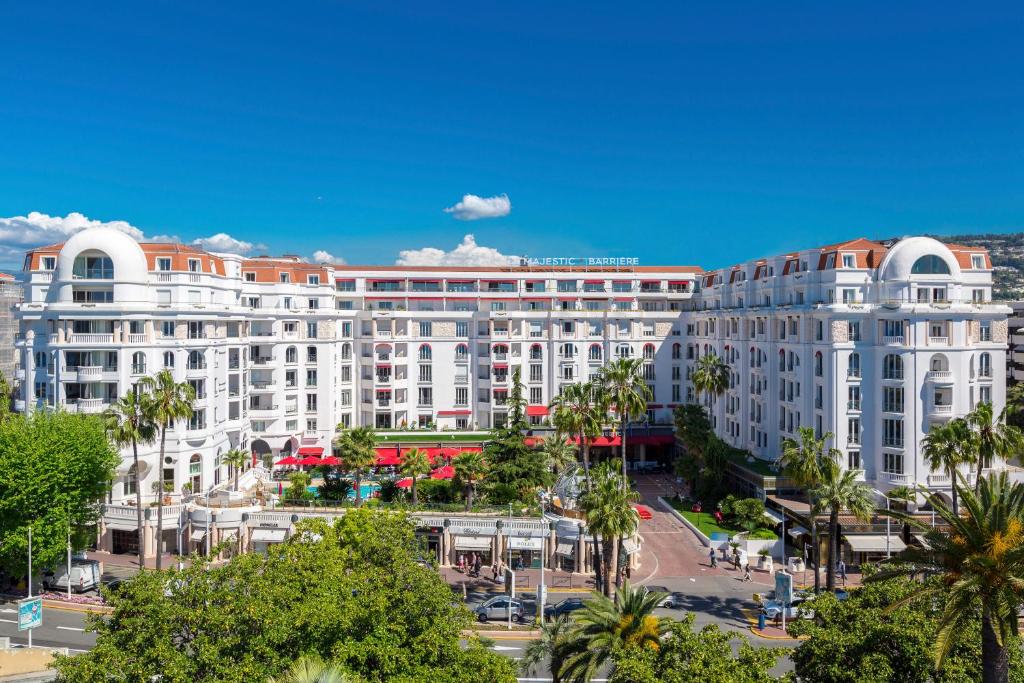 Hôtel Hôtel Barrière Le Majestic Cannes 10 bld de la Croisette 06400 Cannes