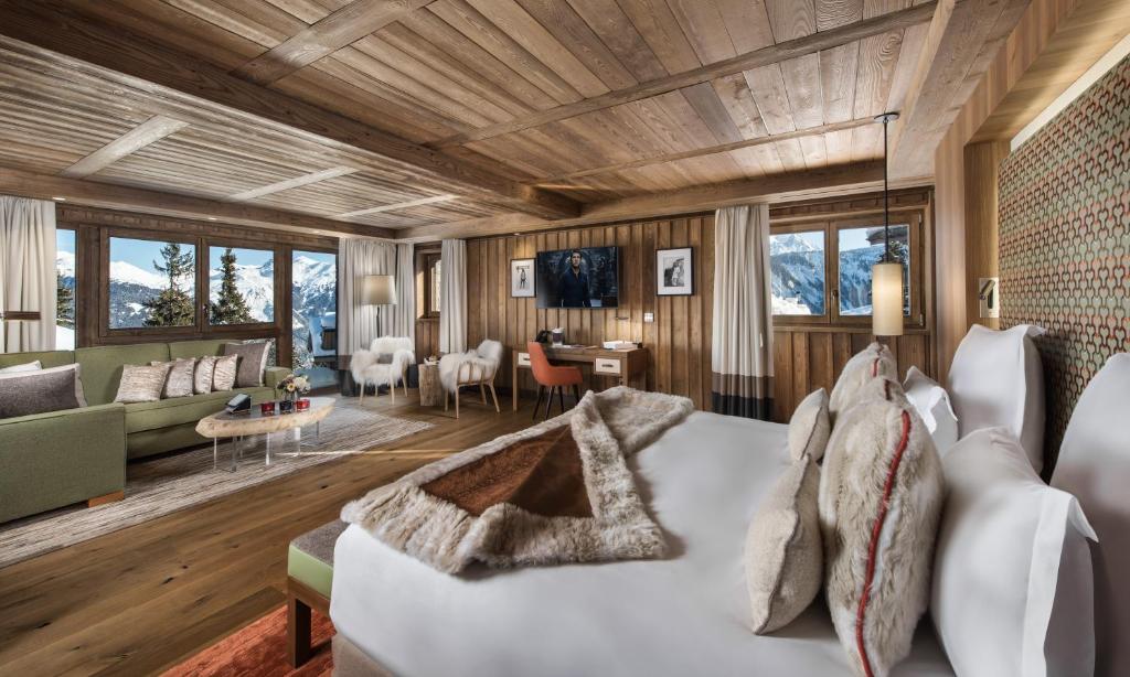 Hôtel Barrière Les Neiges Courchevel 422, Rue de Bellecôte, 73120 Courchevel