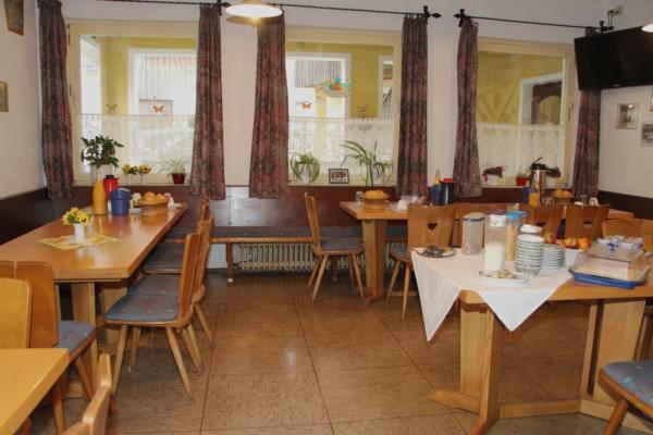 Hotel Bayerischer Hof Bahnhofstr. 44, 95676 Wiesau