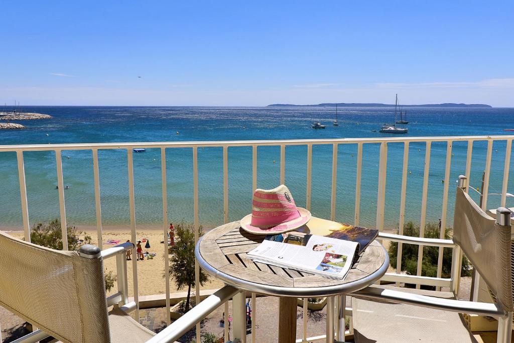 Hôtel Beau Rivage Avenue du Général Bouvet-Le Front de Mer, 83980 Le Lavandou