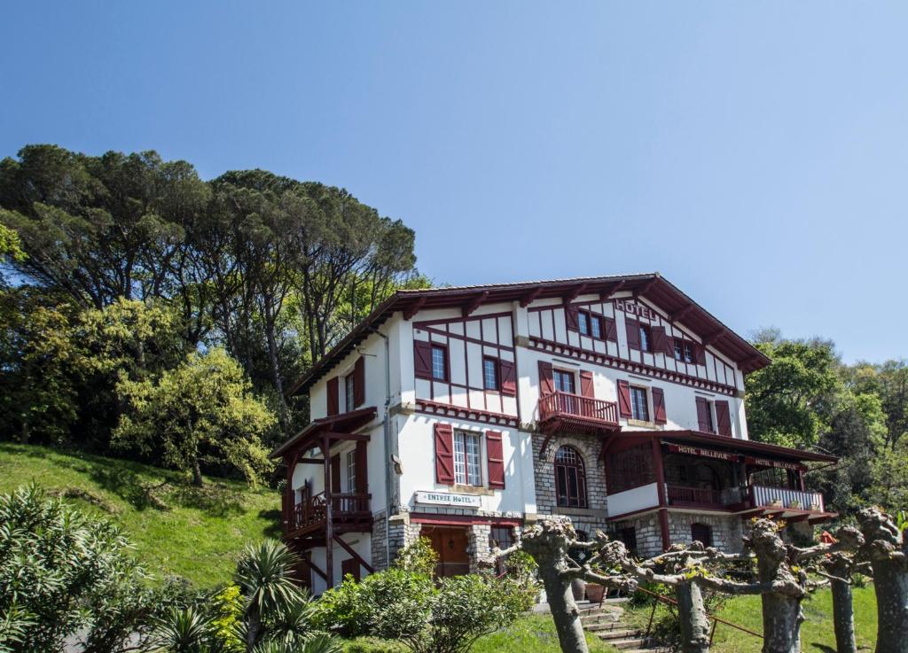 Hotel Bellevue 36 Boulevard de Général Leclerc, 64700 Hendaye