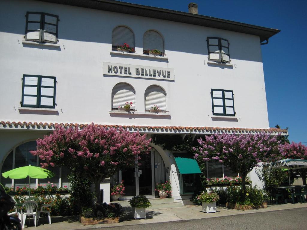 Hotel Bellevue 2 rue Carnot, 40110 Morcenx