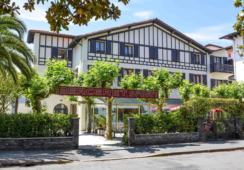 Hôtel Hotel Bergeret Sport 4 Rue des Clématités 64700 Hendaye