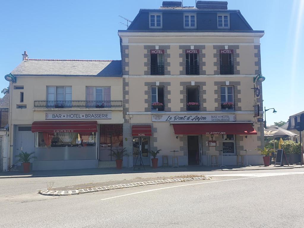 Hotel brasserie le pont d'anjou 11 Faubourg d'Anjou, 35130 La Guerche-de-Bretagne
