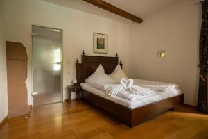 Hôtel Hotel Burg Kerpen Burgweg 5 66557 Illingen Sarre