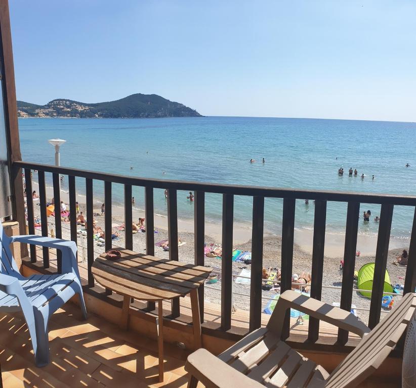 Hotel Chanteplage 13 Avenue Du Port, 83270 Saint-Cyr-sur-Mer