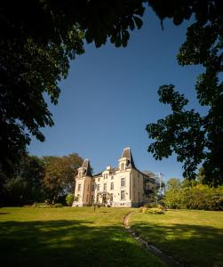 Hôtel Hôtel Château de la Marlière 64 Rue Théophile Legrand 59610 Fourmies Nord-Pas-de-Calais