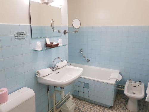 Hotel Christina - Contact Hotel