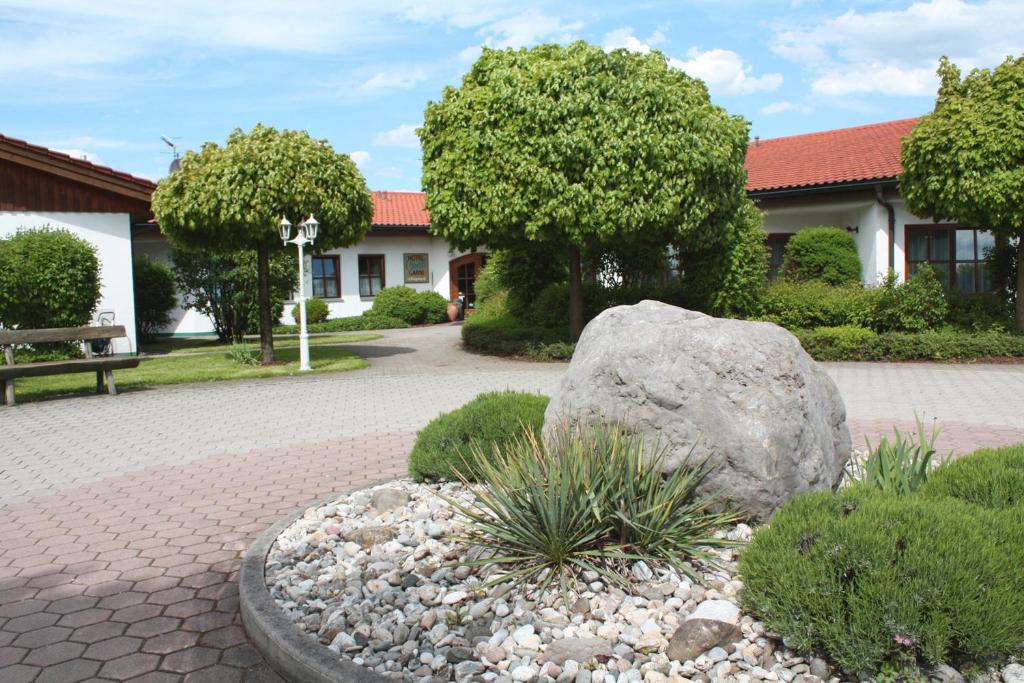 Hôtel Hotel Christl Anzengruberstraße 10 83101 Rohrdorf