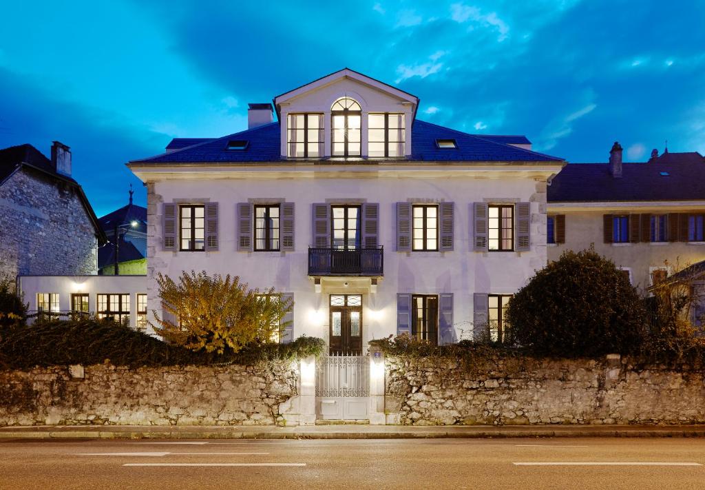 Hôtel Courtille de Solutré