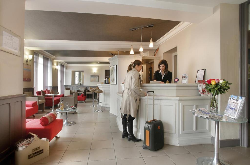 Hôtel Hotel De Gramont 3, Place Gramont 64000 Pau