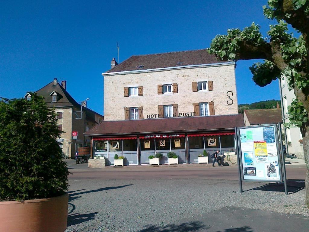 Hôtel Hôtel de la Poste Place de la Liberation 21320 Pouilly-en-Auxois