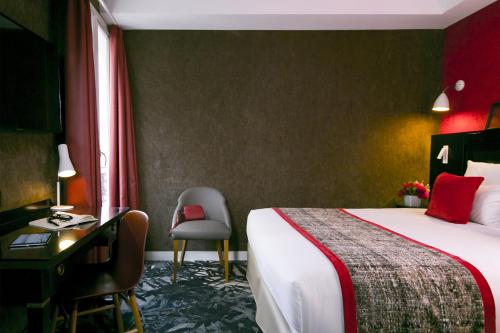 Hotel de Neuville Arc de Triomphe