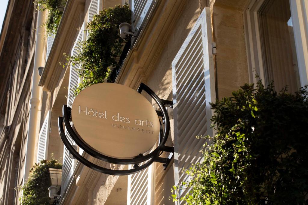 Hôtel Hôtel des Arts Montmartre 5 rue Tholoze 75018 Paris