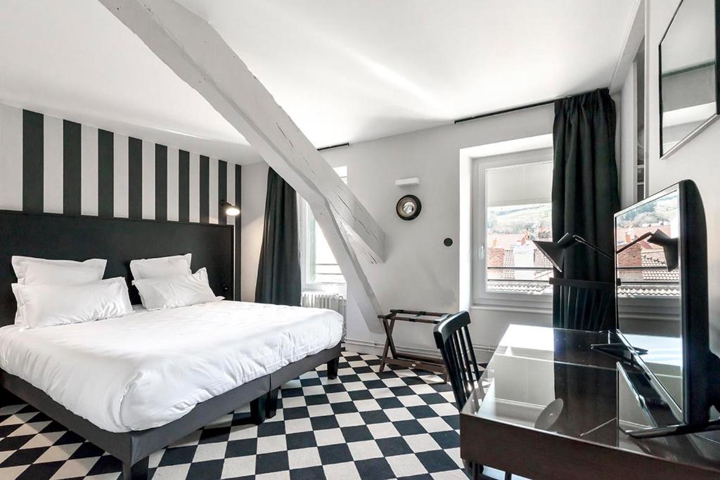 Hotel des Carmes 20 Rue des Carmes, 15000 Aurillac