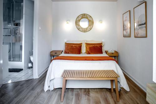 HOTEL DES DAUPHINS