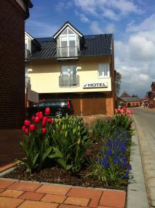 Hôtel Hotel Die Friesenhalle Herrmannstr. 1-3 25821 Bredstedt Schleswig-Holstein