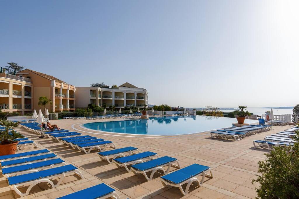Hôtel Domaine du Lac Chambon