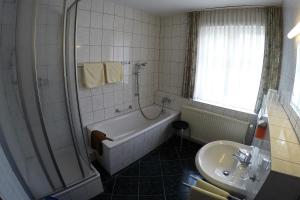 Hôtel Hotel Drei Kronen Südstrasse 18 98711 Frauenwald Thuringe