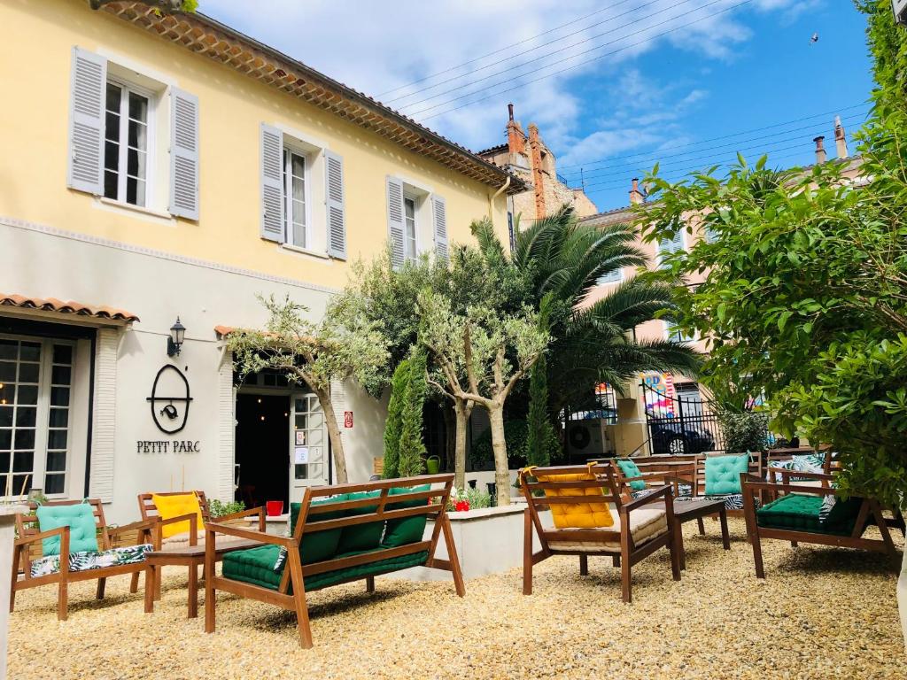 Hôtel Hôtel du Parc 21 boulevard de la Liberté 83300 Draguignan