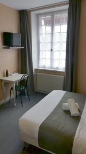 Hôtel Hôtel Duguesclin 1 place DUGESCLIN 50320 La Haye-Pesnel Normandie