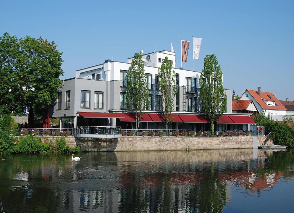 Hôtel Hotel Eberhards am Wasser Holzgartenstrasse 31 74321 Bietigheim-Bissingen