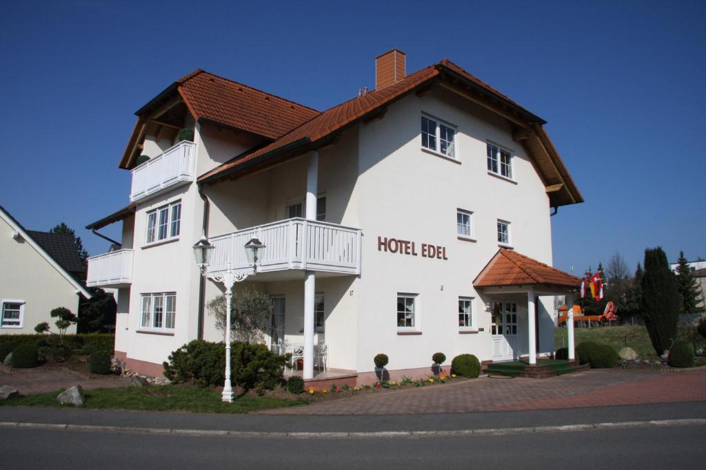 Hotel Edel Zum Stadion 17, 63808 Haibach